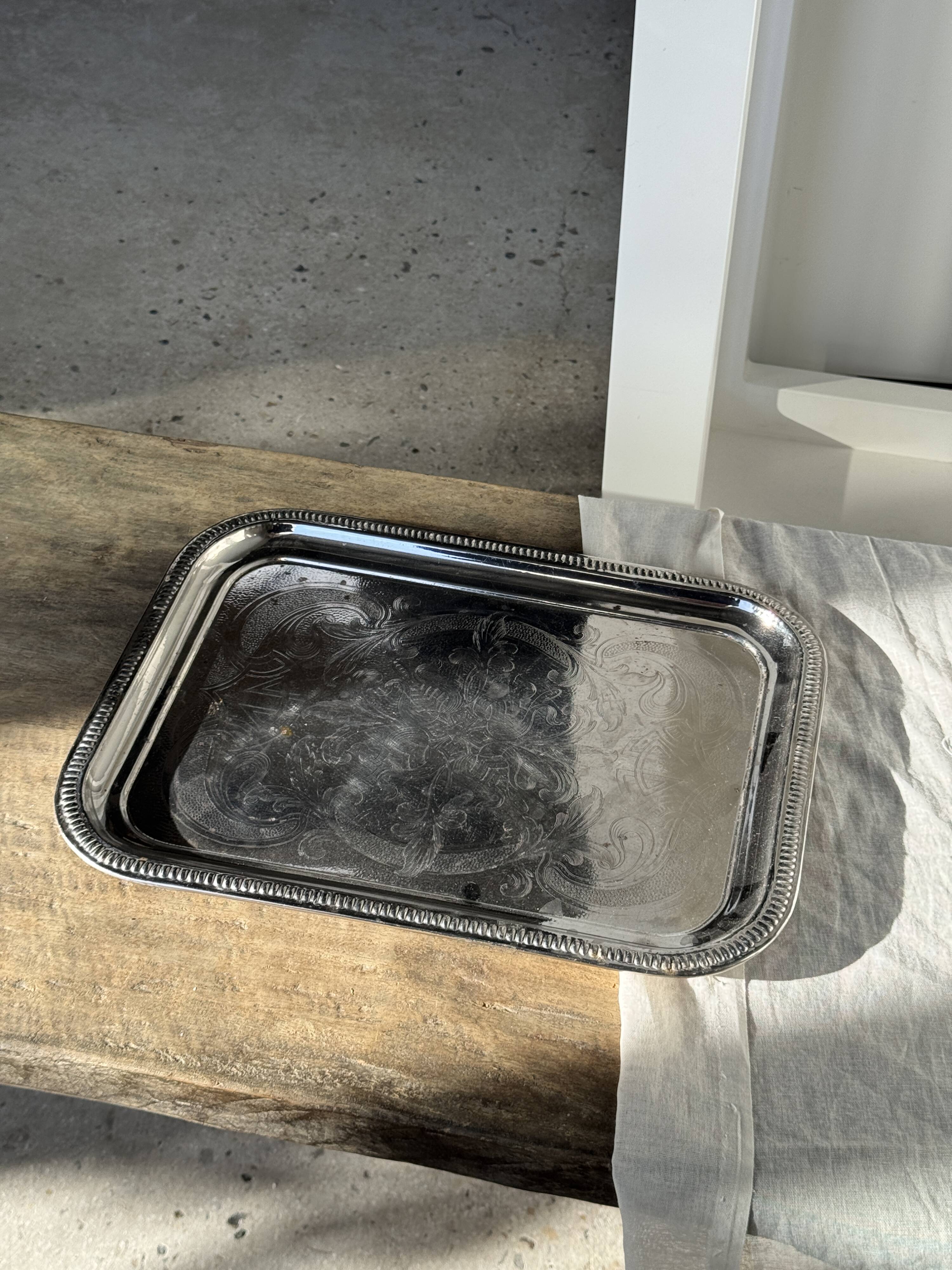 Vintage engraved rectangular platter 31x41