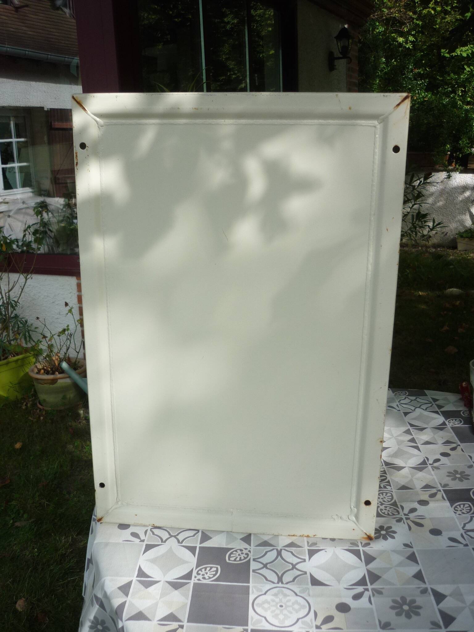 Sarel wall-mounted cabinet