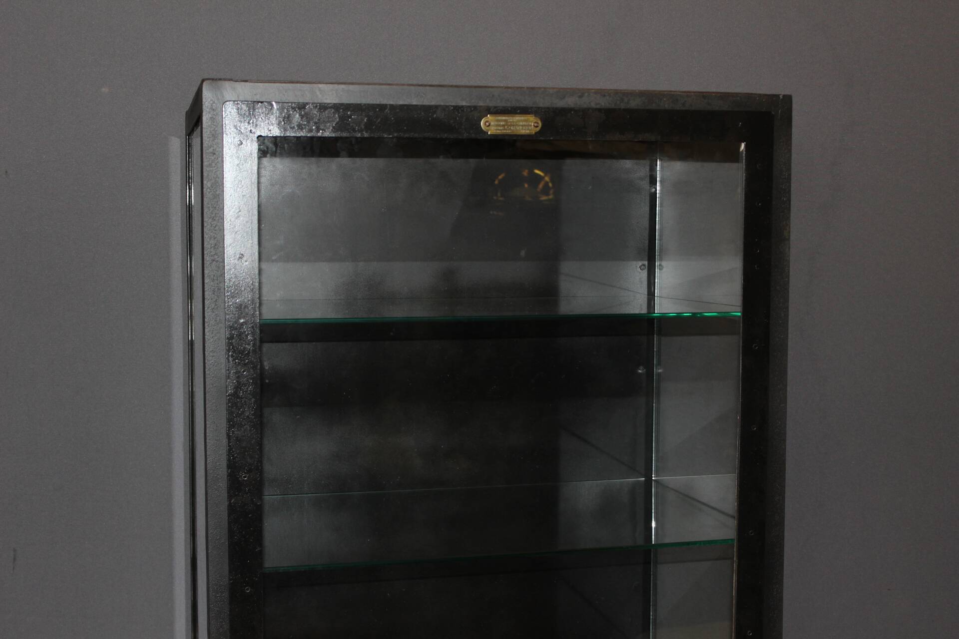 Metal medical display case, circa 1940