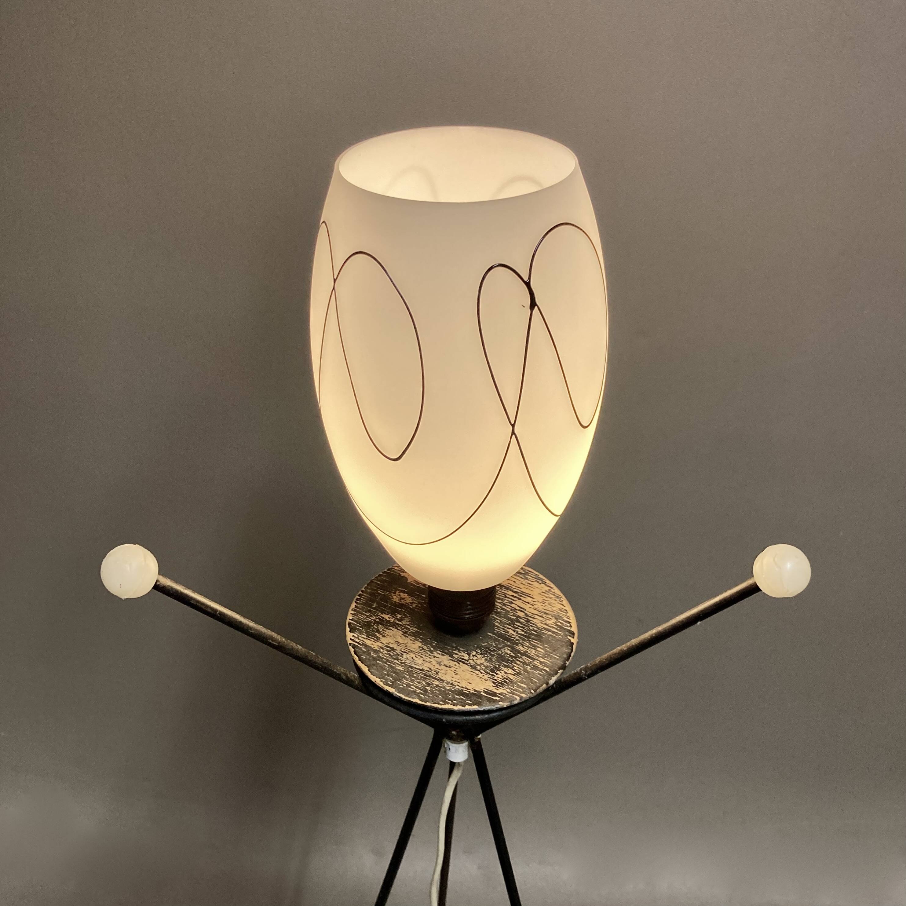 Tripod floor lamp "design 1950".