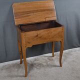 Dough table in walnut and pear wood, Louis XV – XVIII century.