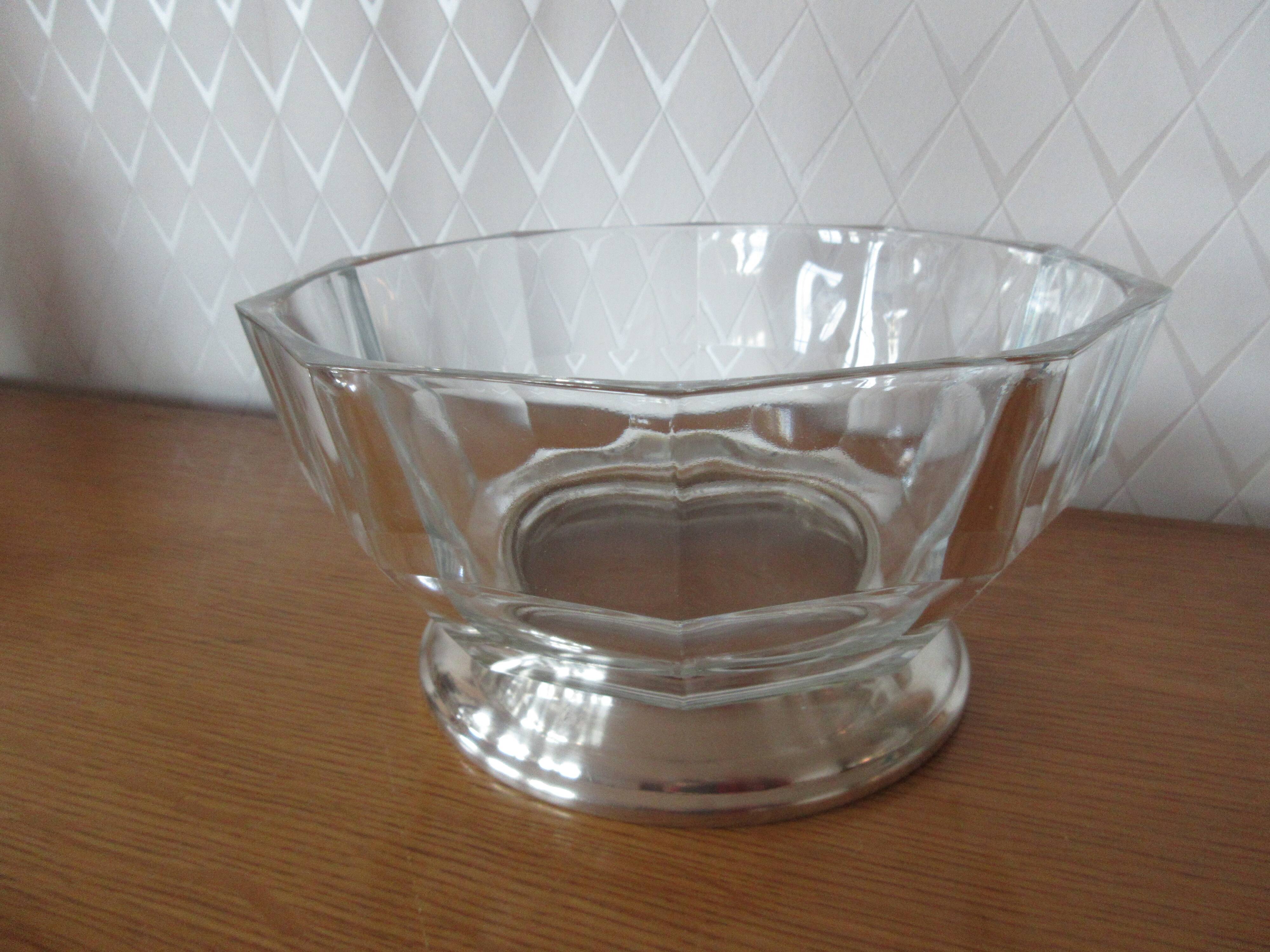 Decangonal cup on silver metal stand