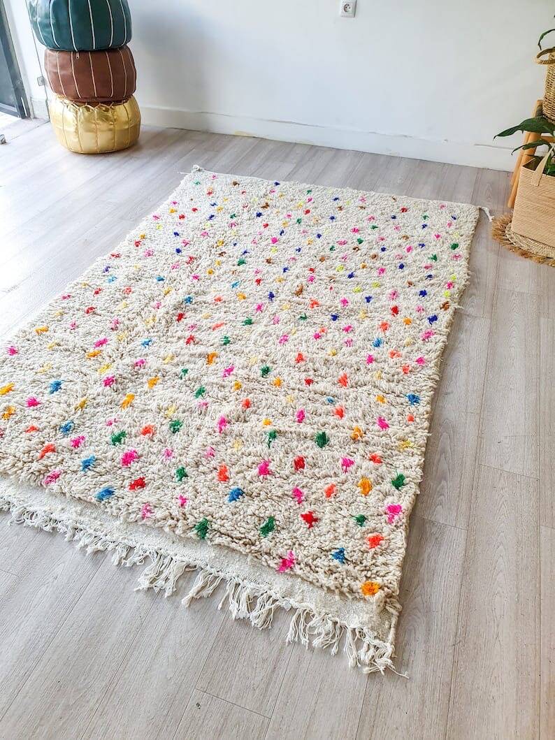 Large Berber rug made of natural wool, traditionally handwoven, 2/3 m.