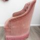 Armchair toad and its footrest in old pink velvet