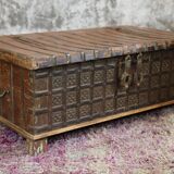 Coffre bas indien en bois et fer