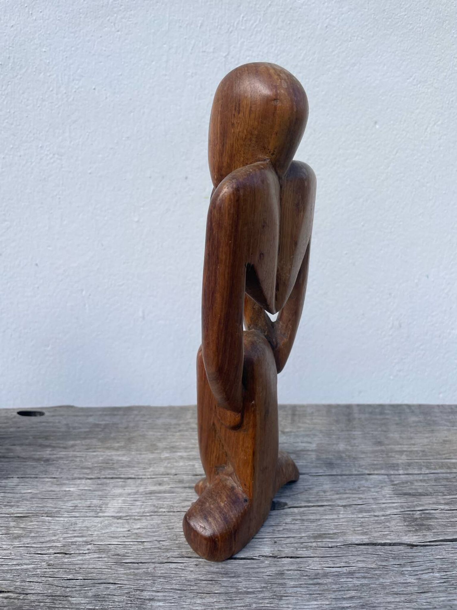 Wooden statuette sculpture, free form