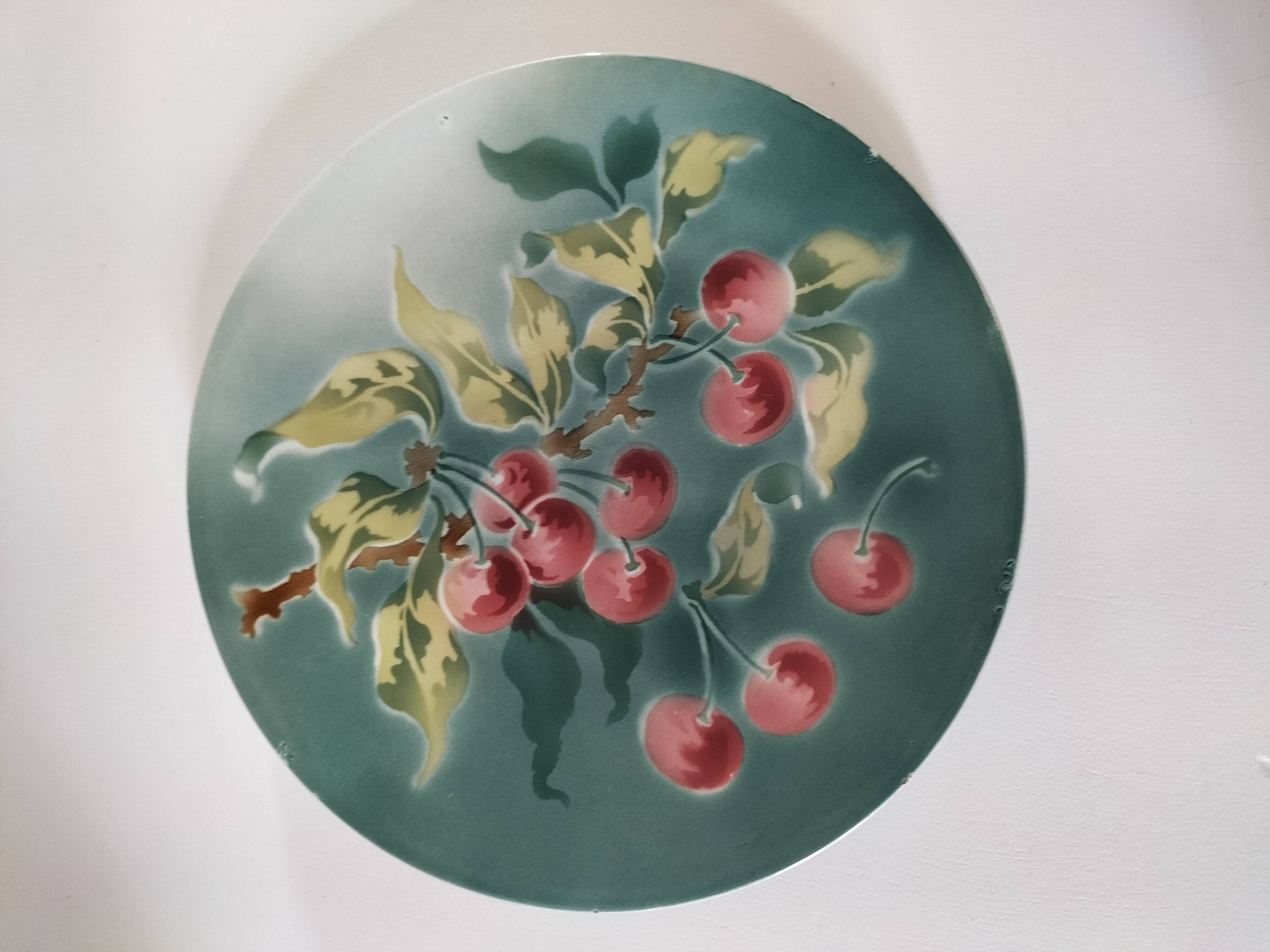 Saint-Amand Hamage plate – Stenciled cherry decoration 1945-1950
