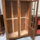 Armoire vitrée en bois