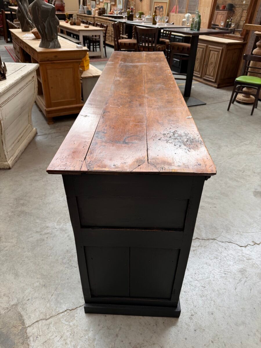 Trading counter early 20th century