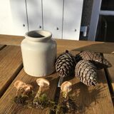 Beige sandstone mustard pot