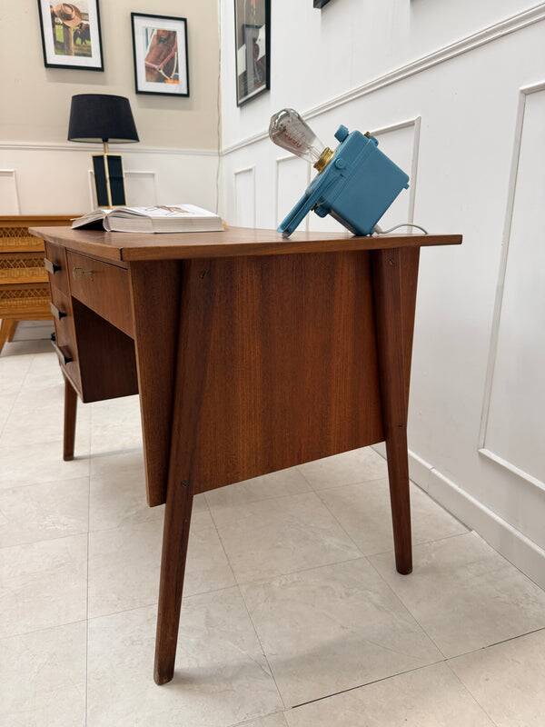 Bureau scandinave en teck