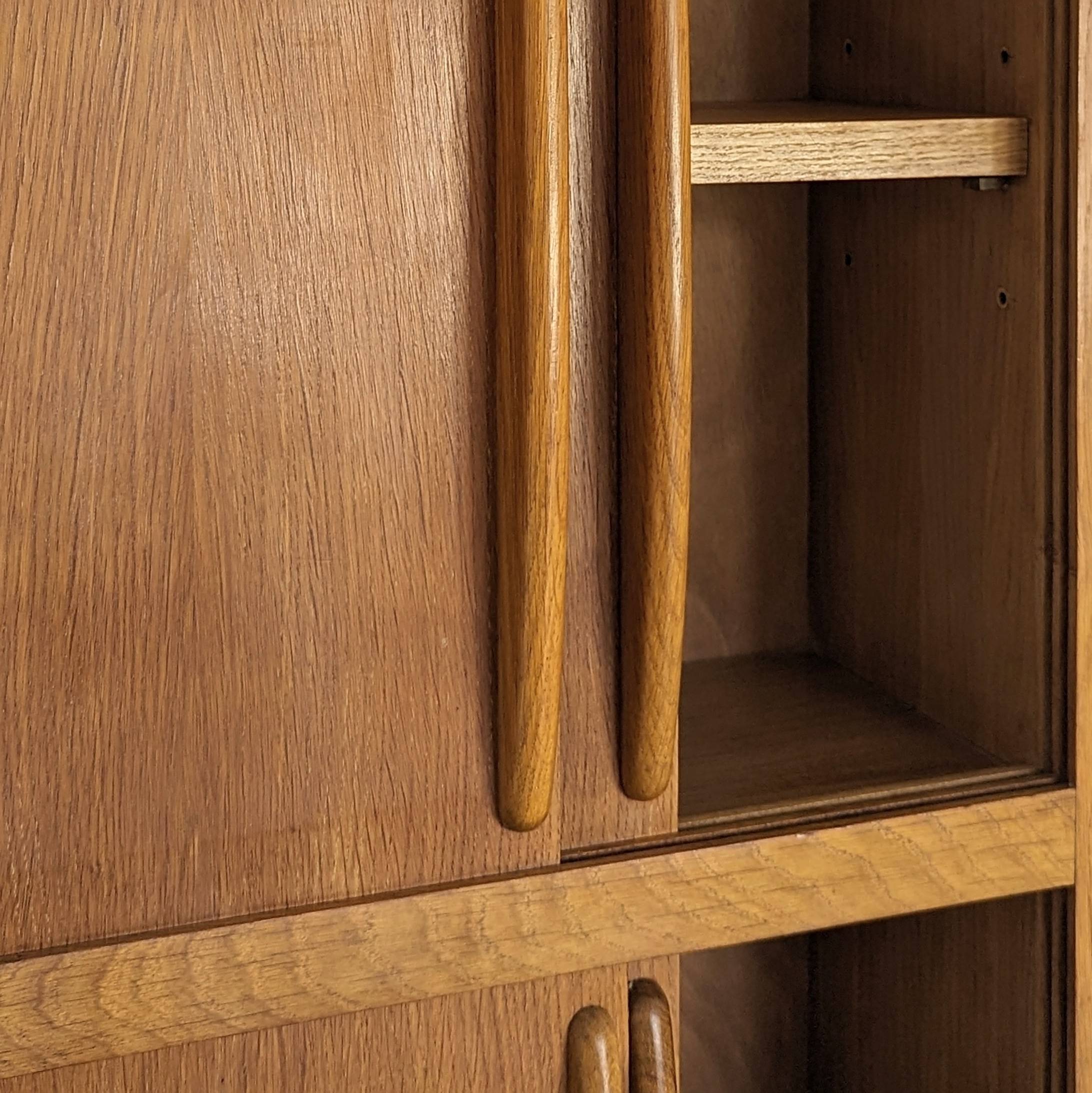 Vintage bookcase / display case