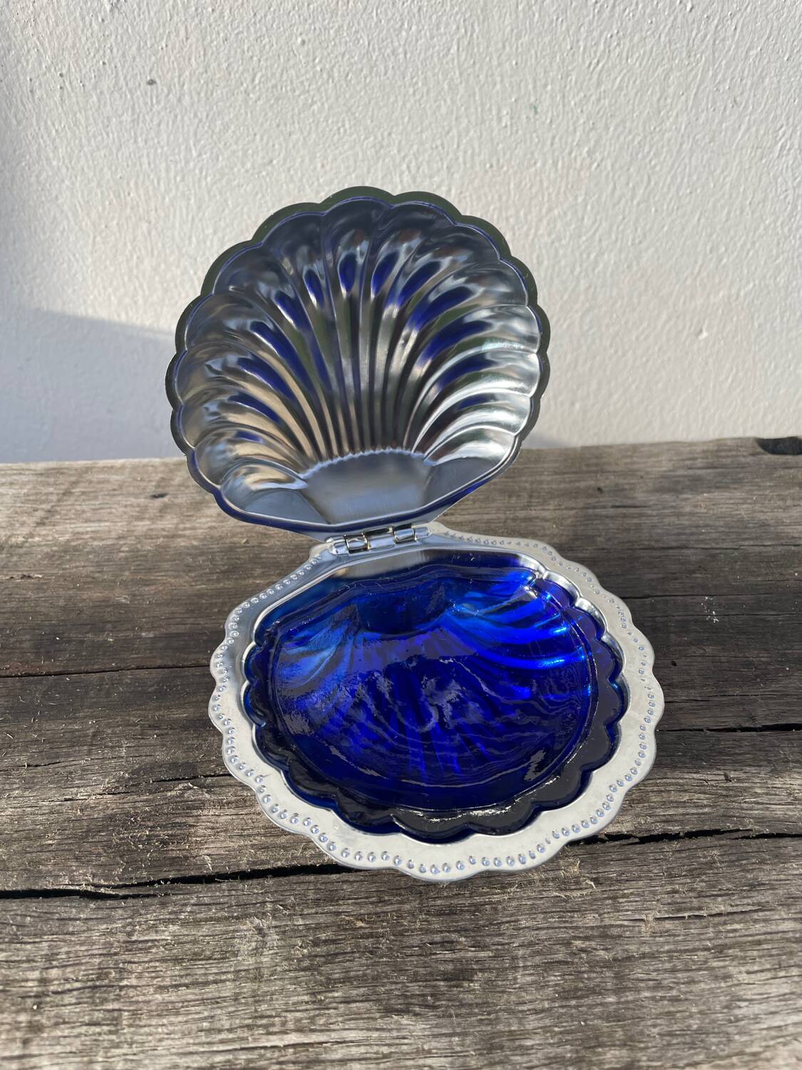 Metal shell butter dish