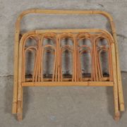 Porte-revue en rotin