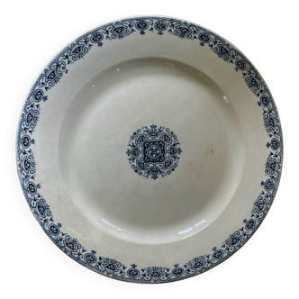 Old opaque porcelain dish from Gien, Montmorency model