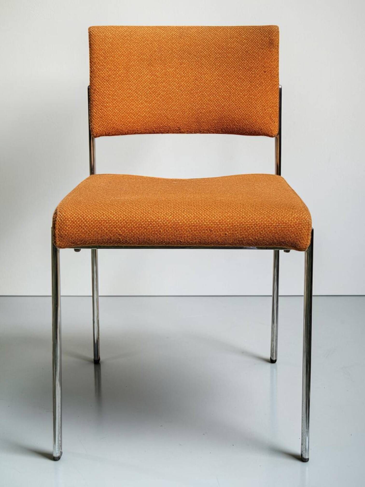 Chaise vintage design, structure tubulaire chromée, années 1960-1970