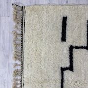 Handmade wool rug size 200 x 300