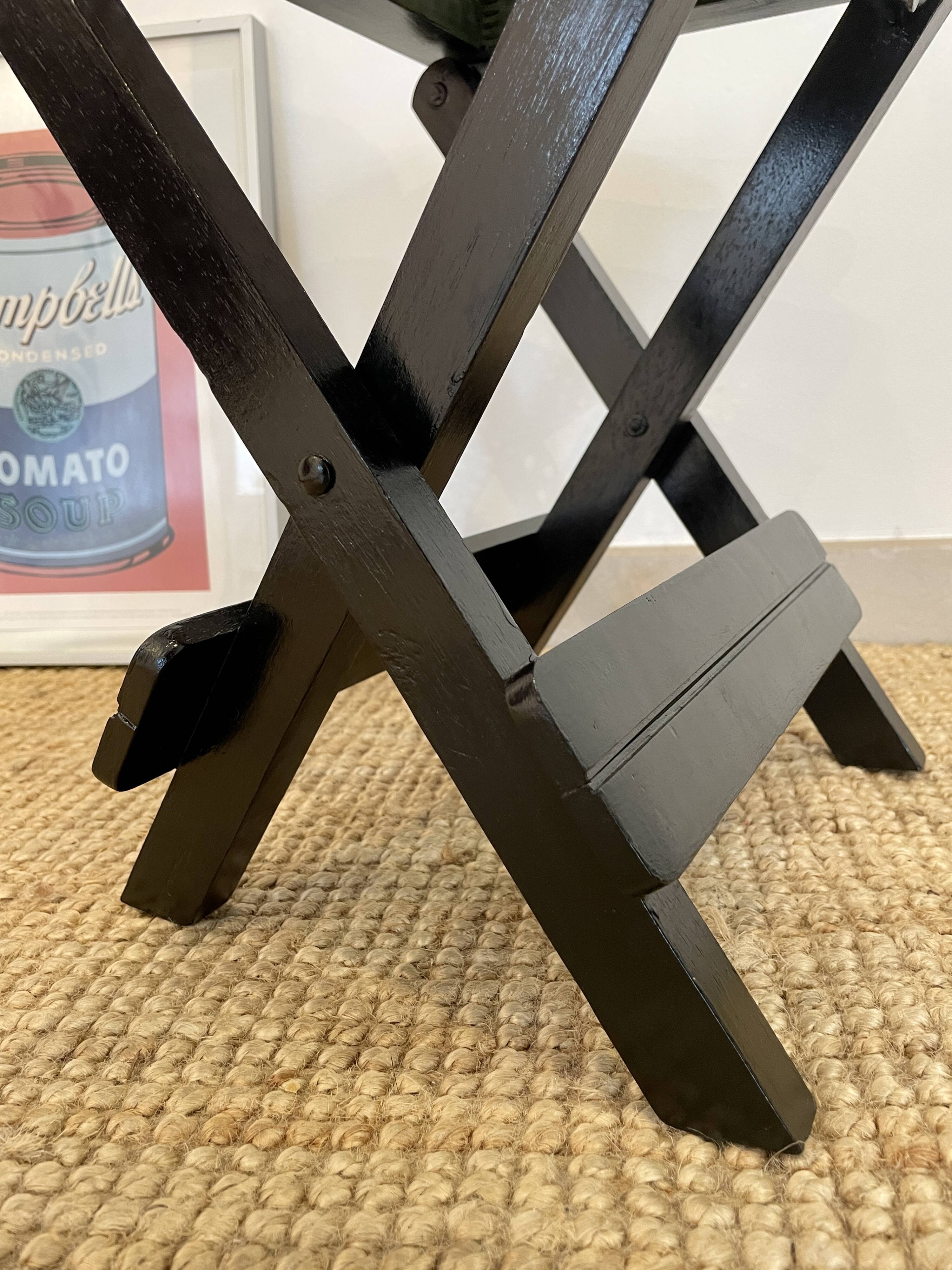 Tabouret pliable en cannage