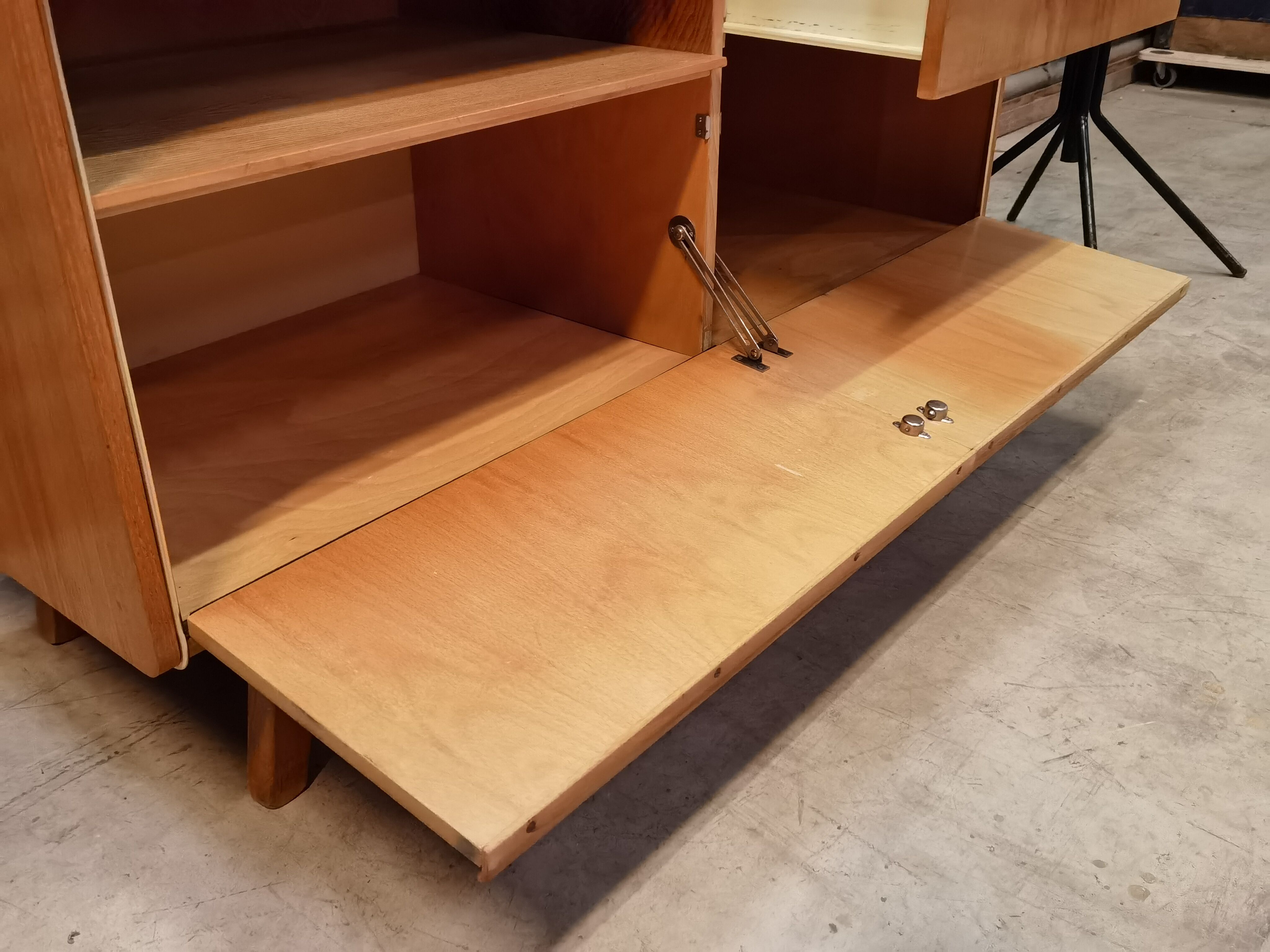 Buffet U372 / 386 Bohumil Landsman and Hubert Nepožitek for Jitona Soběslav