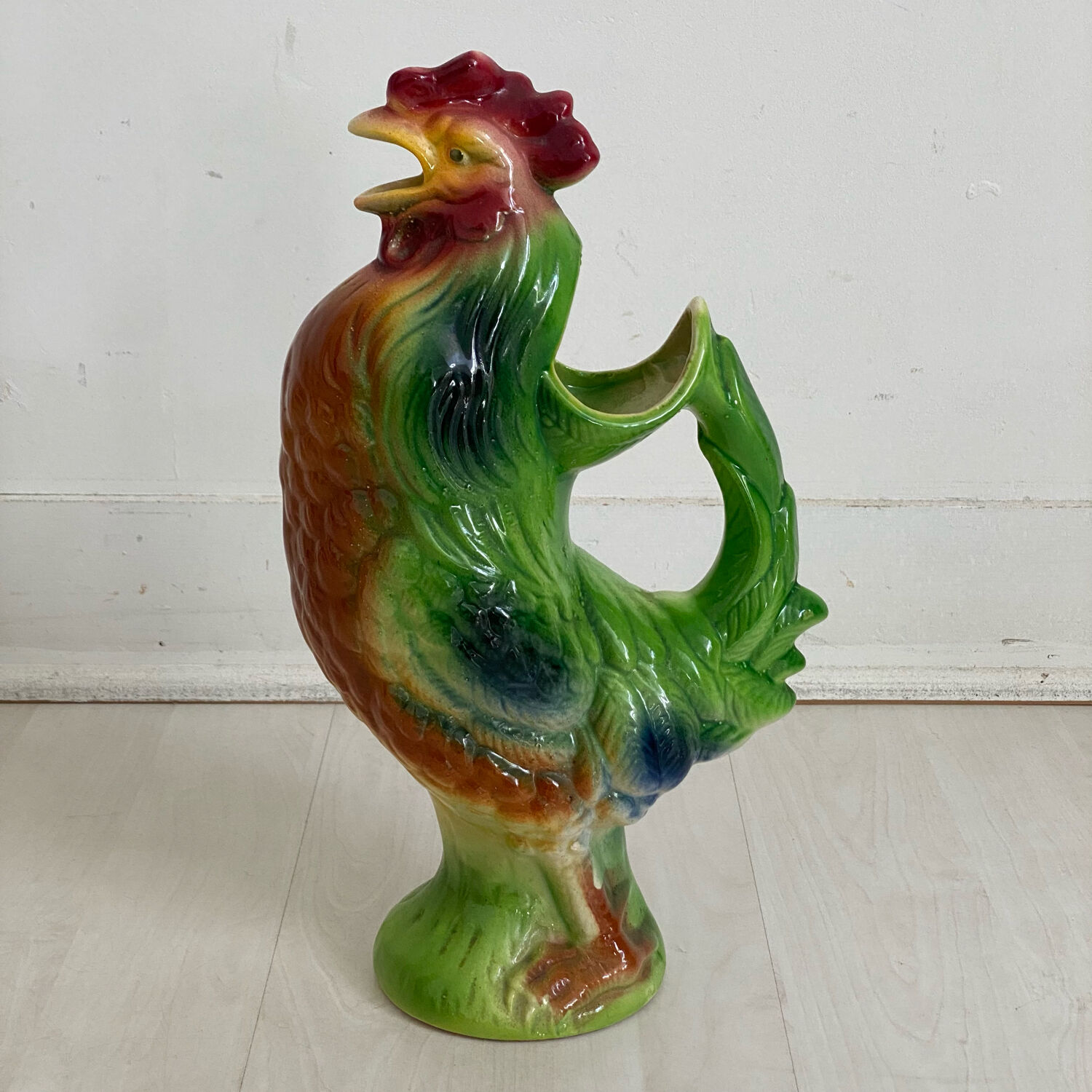 Slurry pitcher Saint Clement Rooster