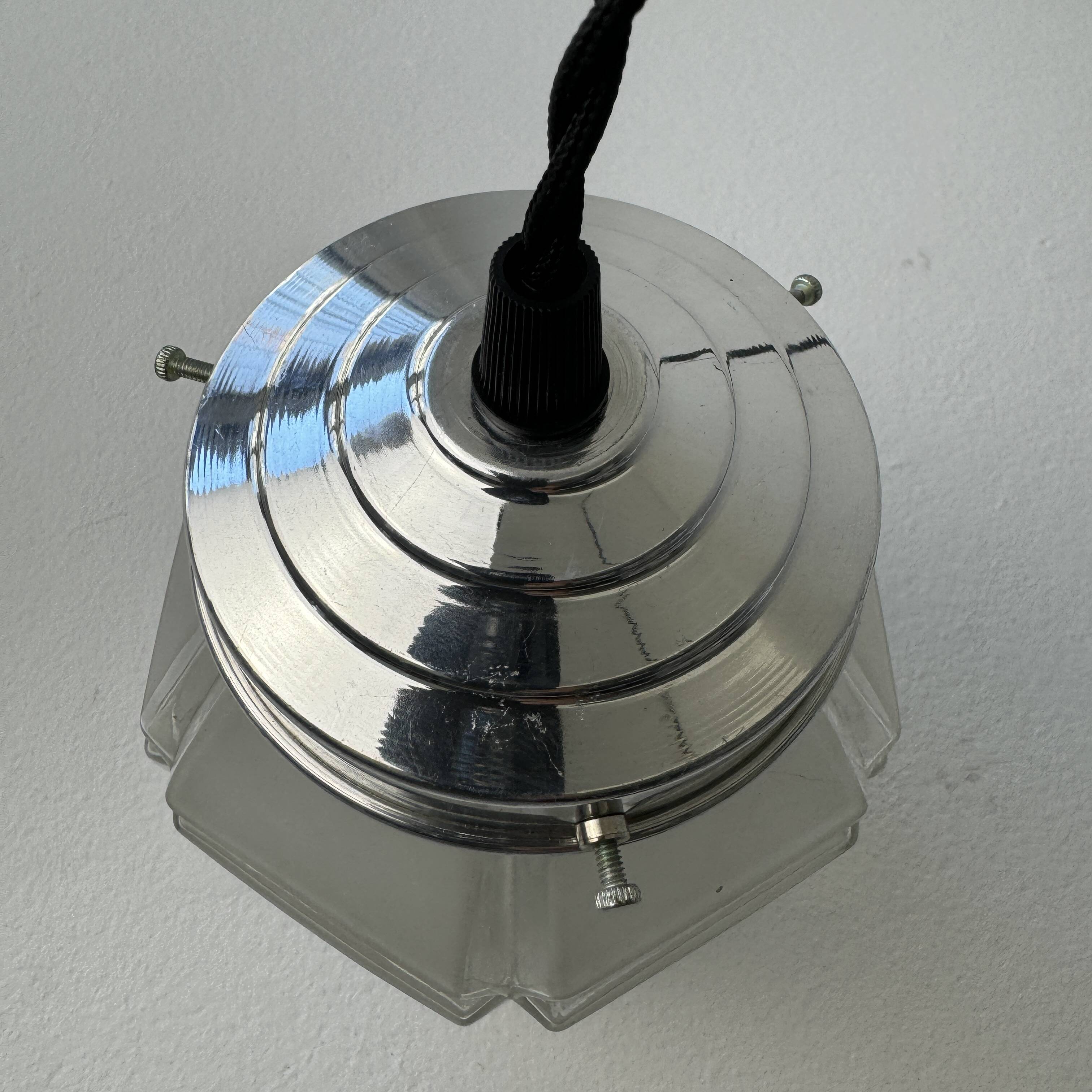 Paire d’anciennes suspensions hexagonales vintage