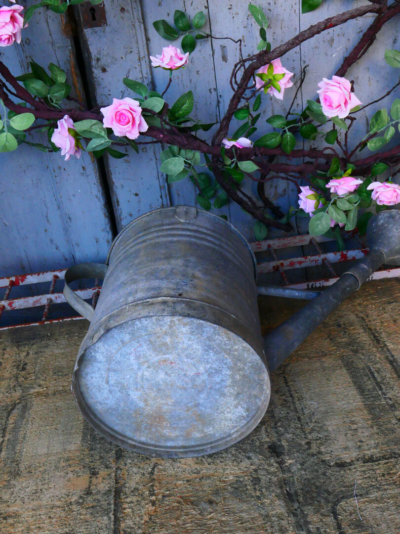 Zinc watering can ref 3