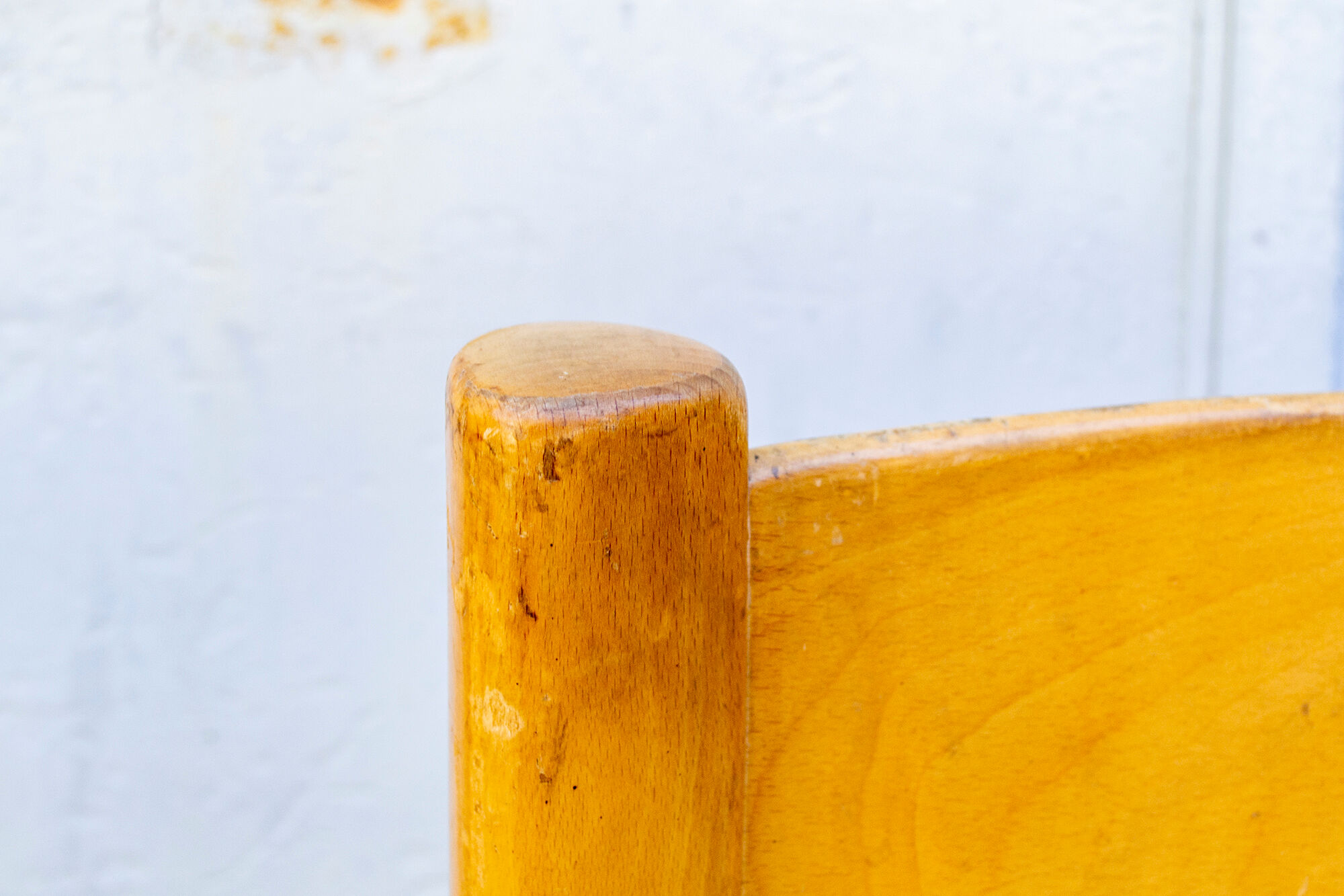 Quatre tabourets en bois et en paille 70s
