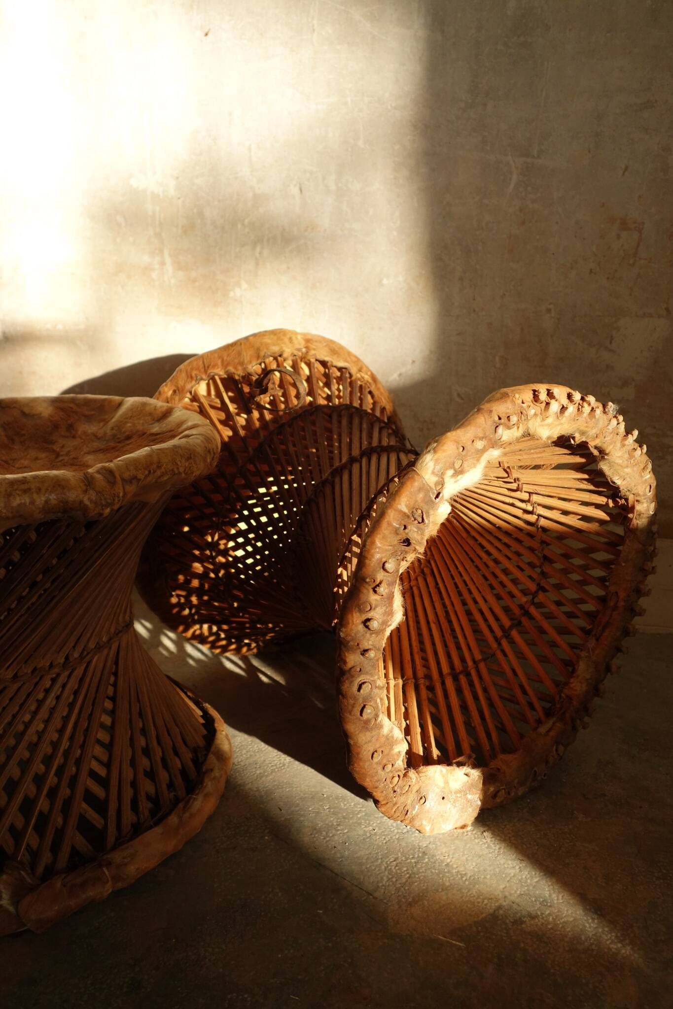 Paire de tabourets art primitif