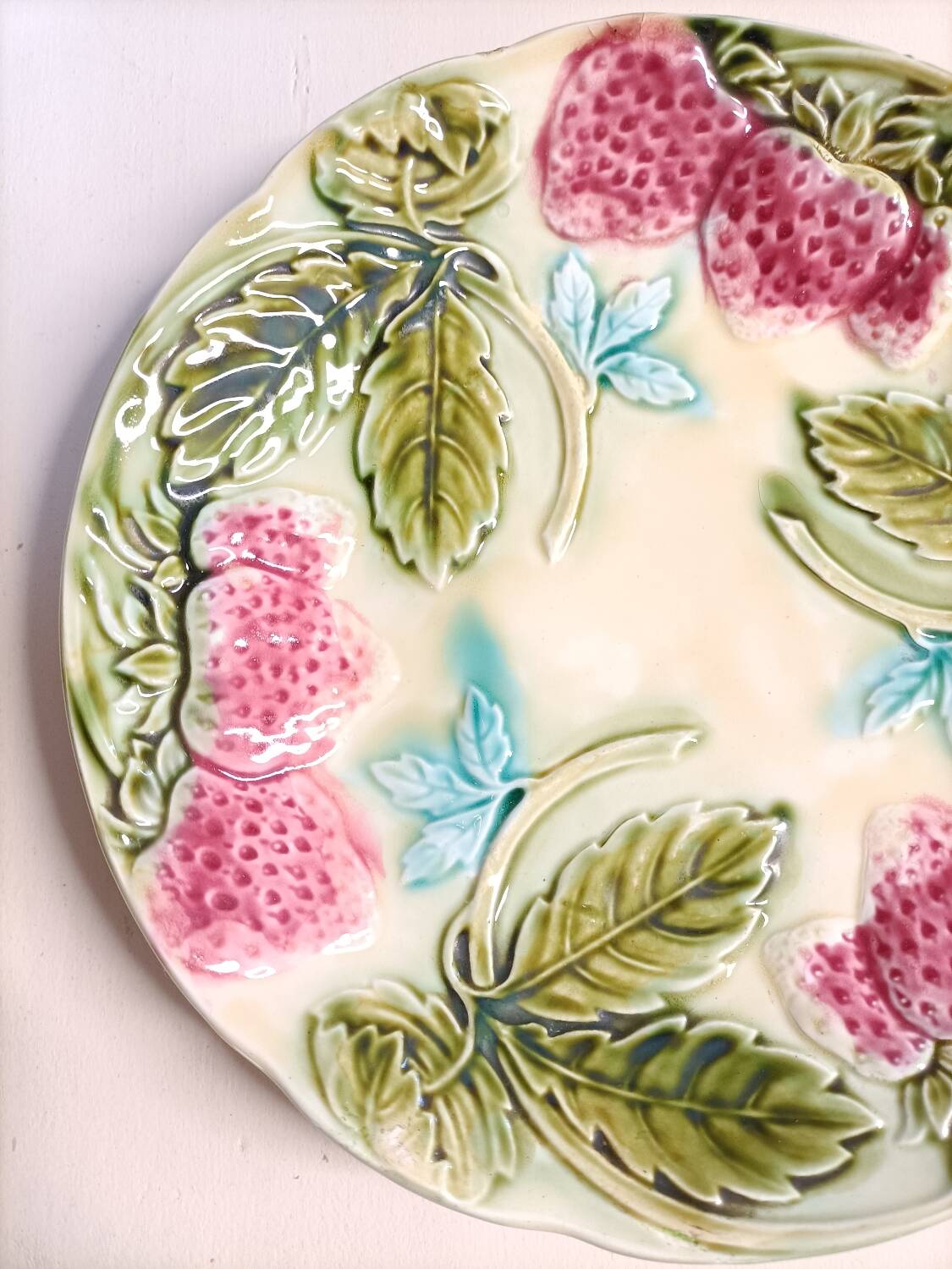 Antique plate in Strawberry Onnaing slip