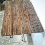 Folding table in formica