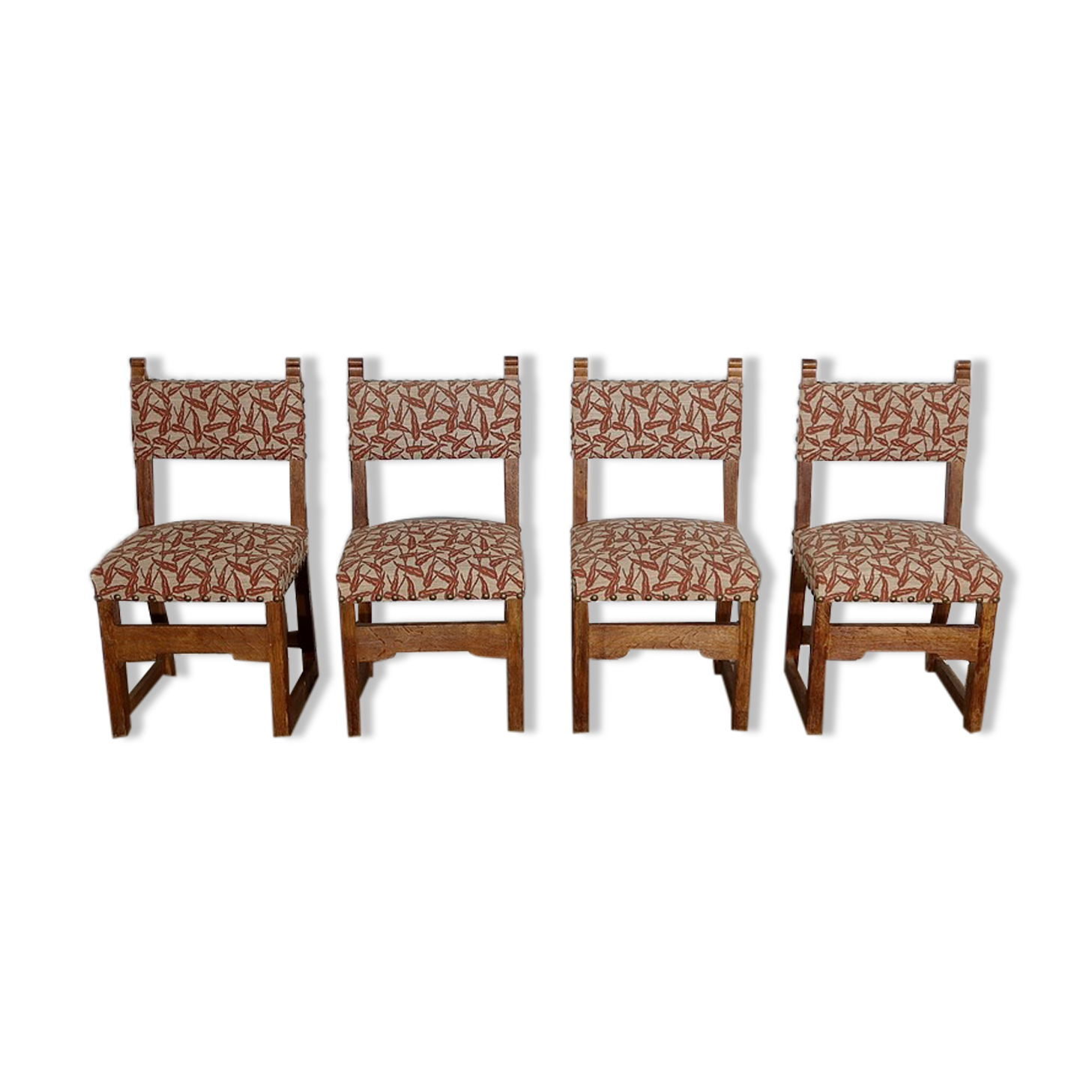 Suite of 4 oak chairs, monastic taste – early twentieth
