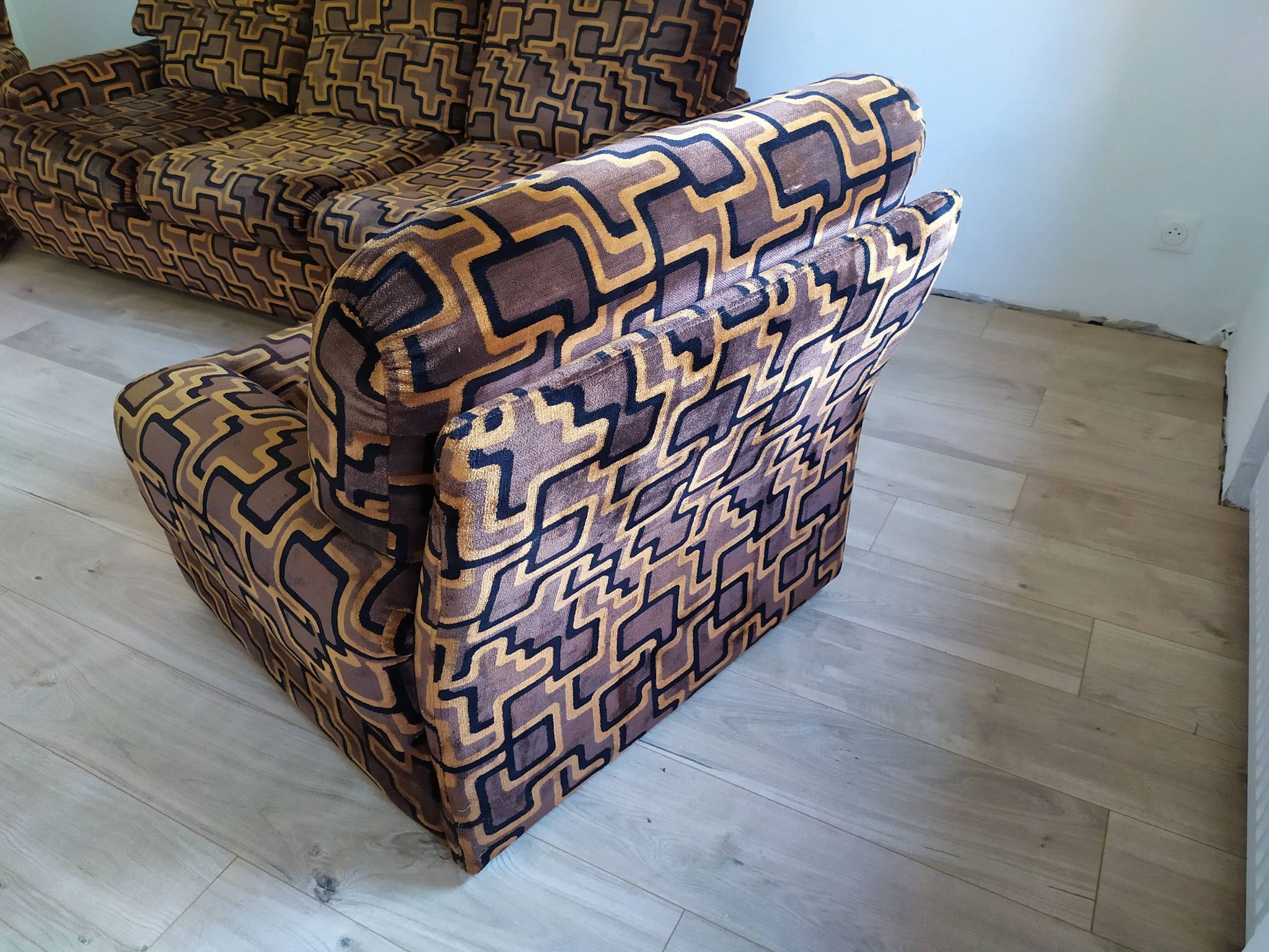 Set vintage sofa bed and 2 armchairs