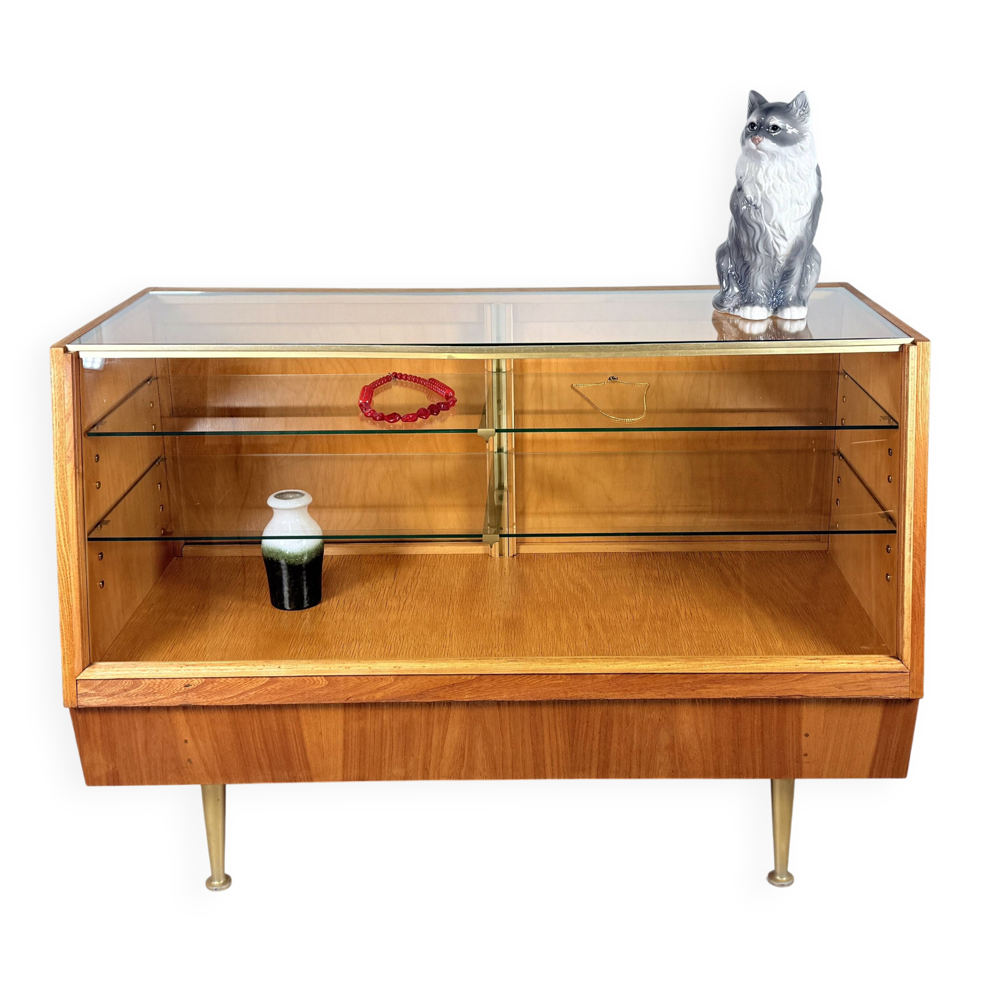 Vitrine vintage sur pieds dorés