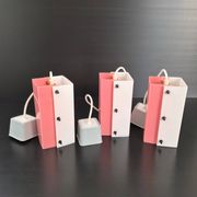 Suite de 3 suspensions vintage 1950 en plexiglas rose & blanc