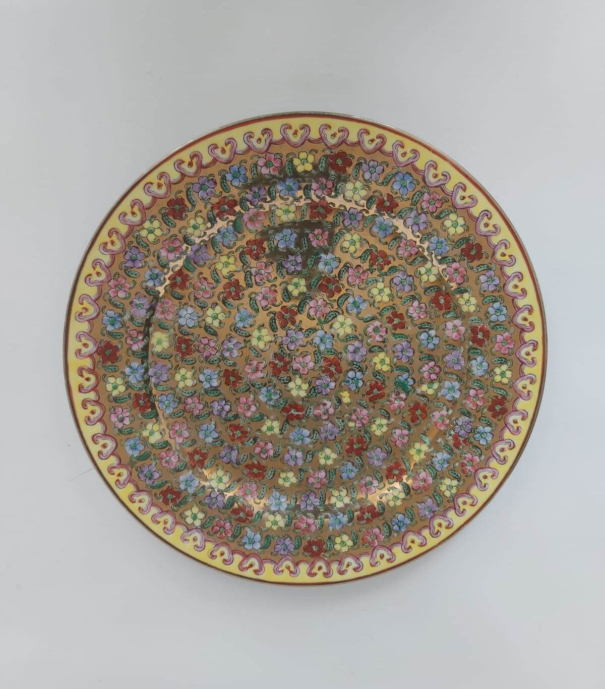 Sis porcelain plates decorated with "Thousand Flowers", China