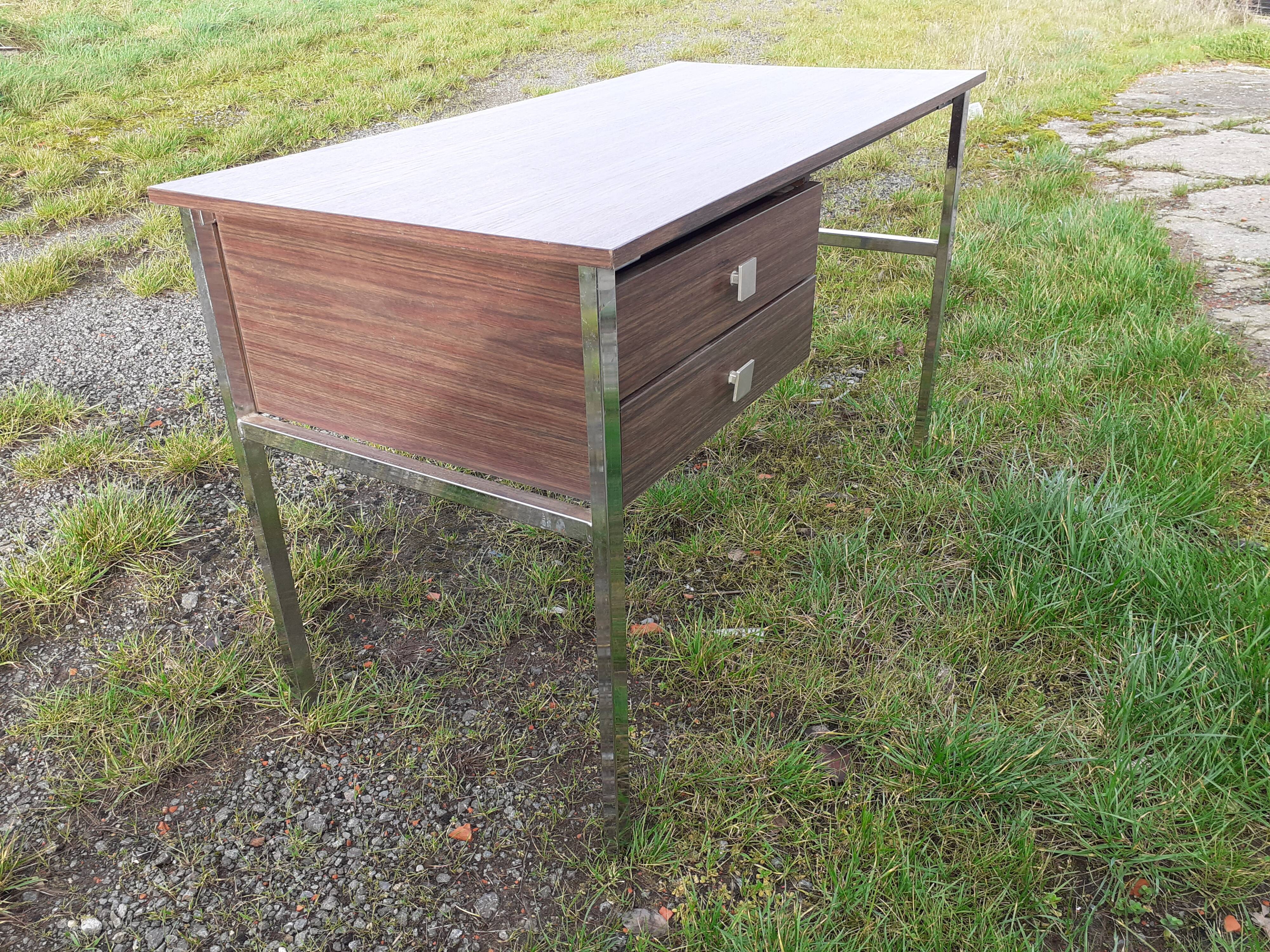 Desk model senior by Pierre Guariche for Meurop