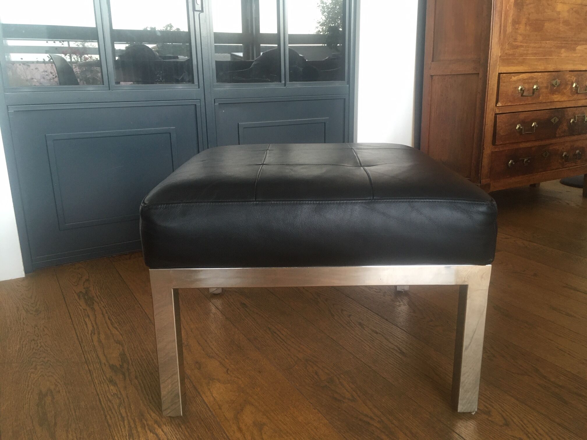 Metal and black heart pouf