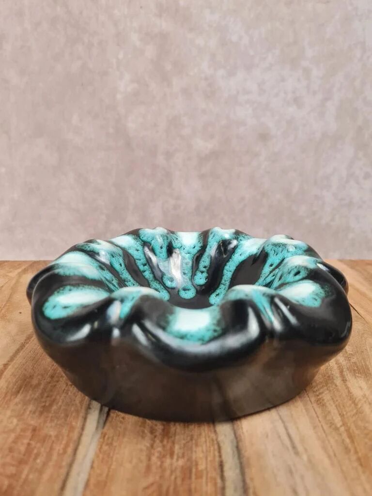 Cendrier vintage signé Vallauris – émaillé turquoise et noir