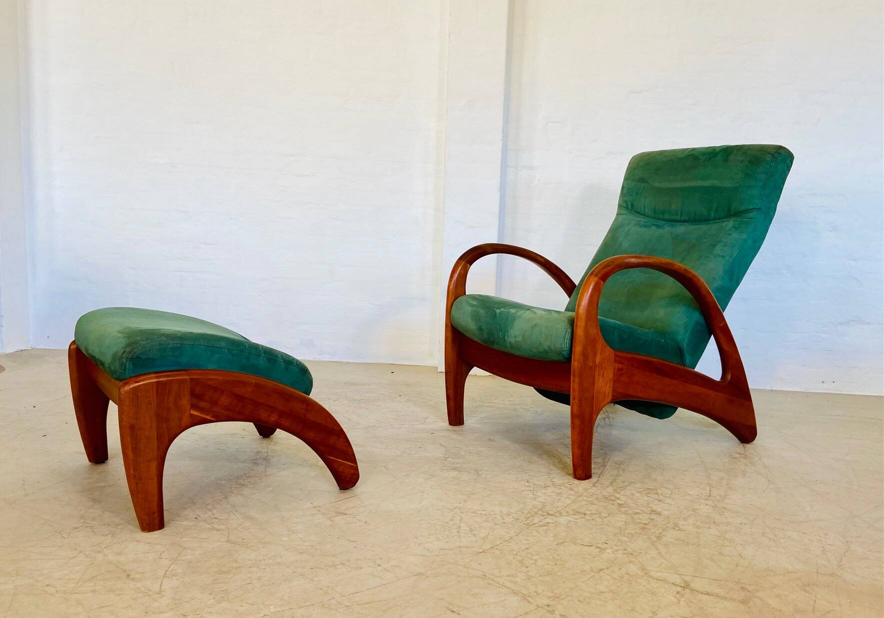 Fauteuil et tabouret vintage danois Holserbro Møbelfabrik en daim vert