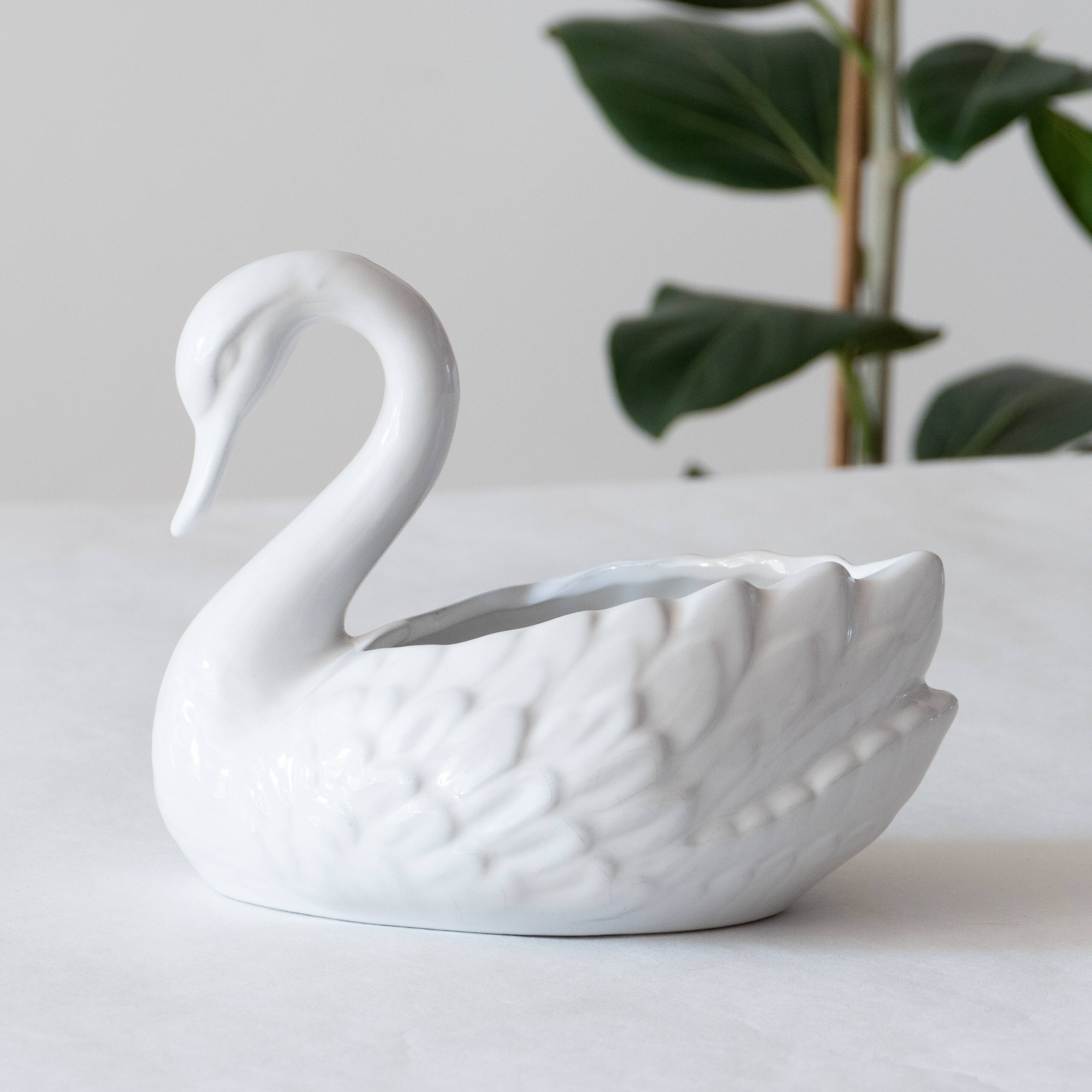 Antique porcelain white swan pot cover
