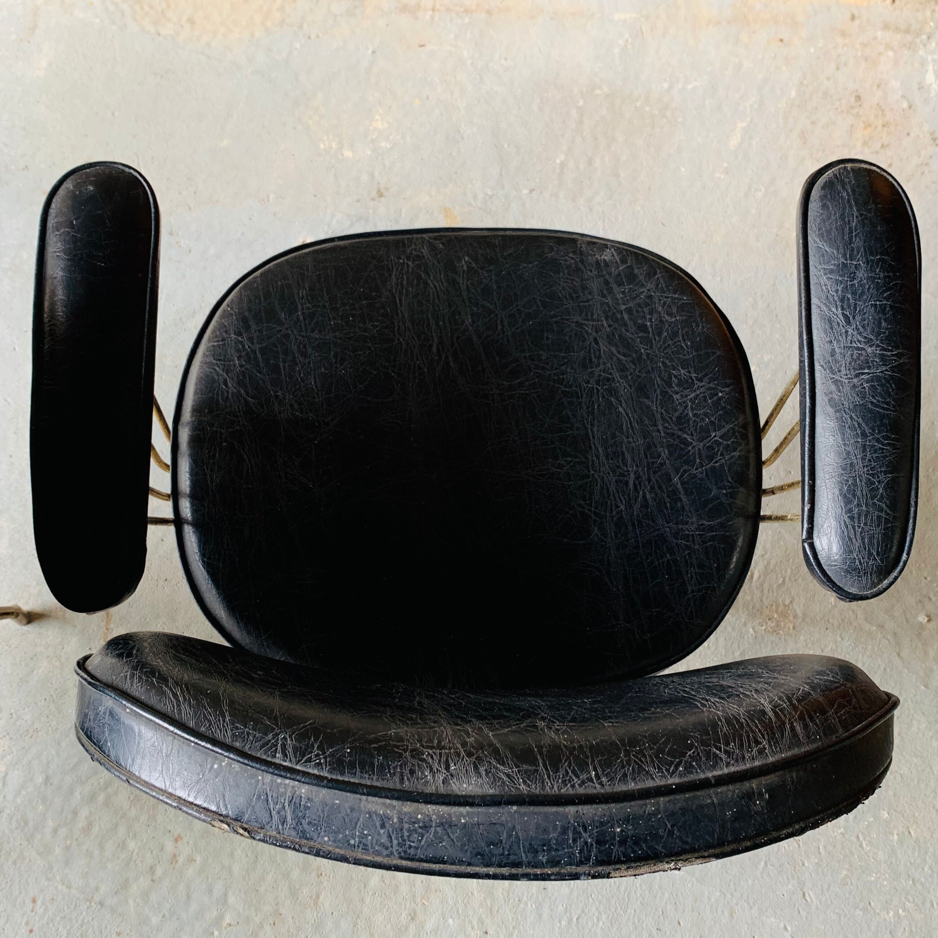 Set of 2 old hairdresser's chairs
