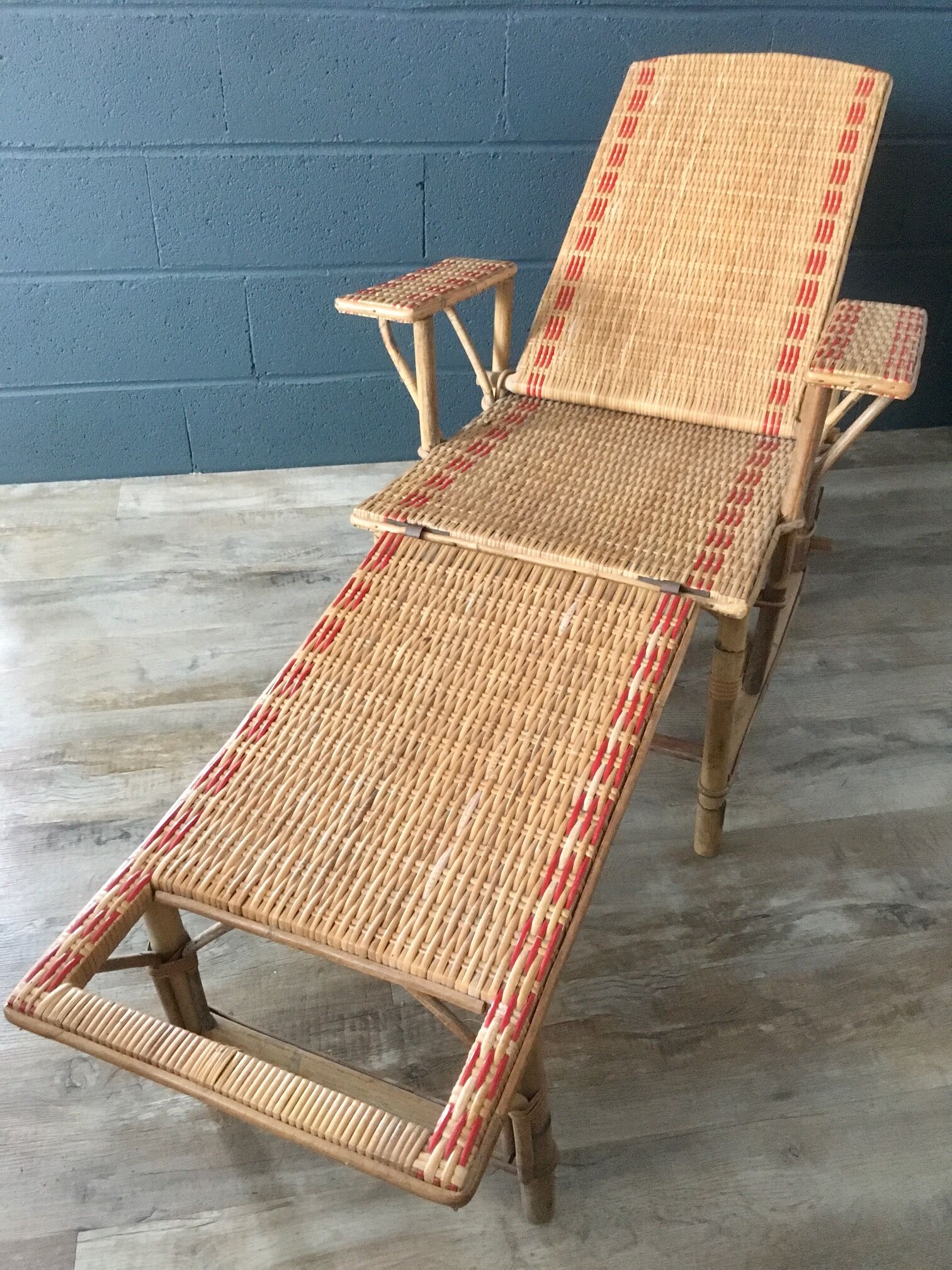 Rattan lounge chair
