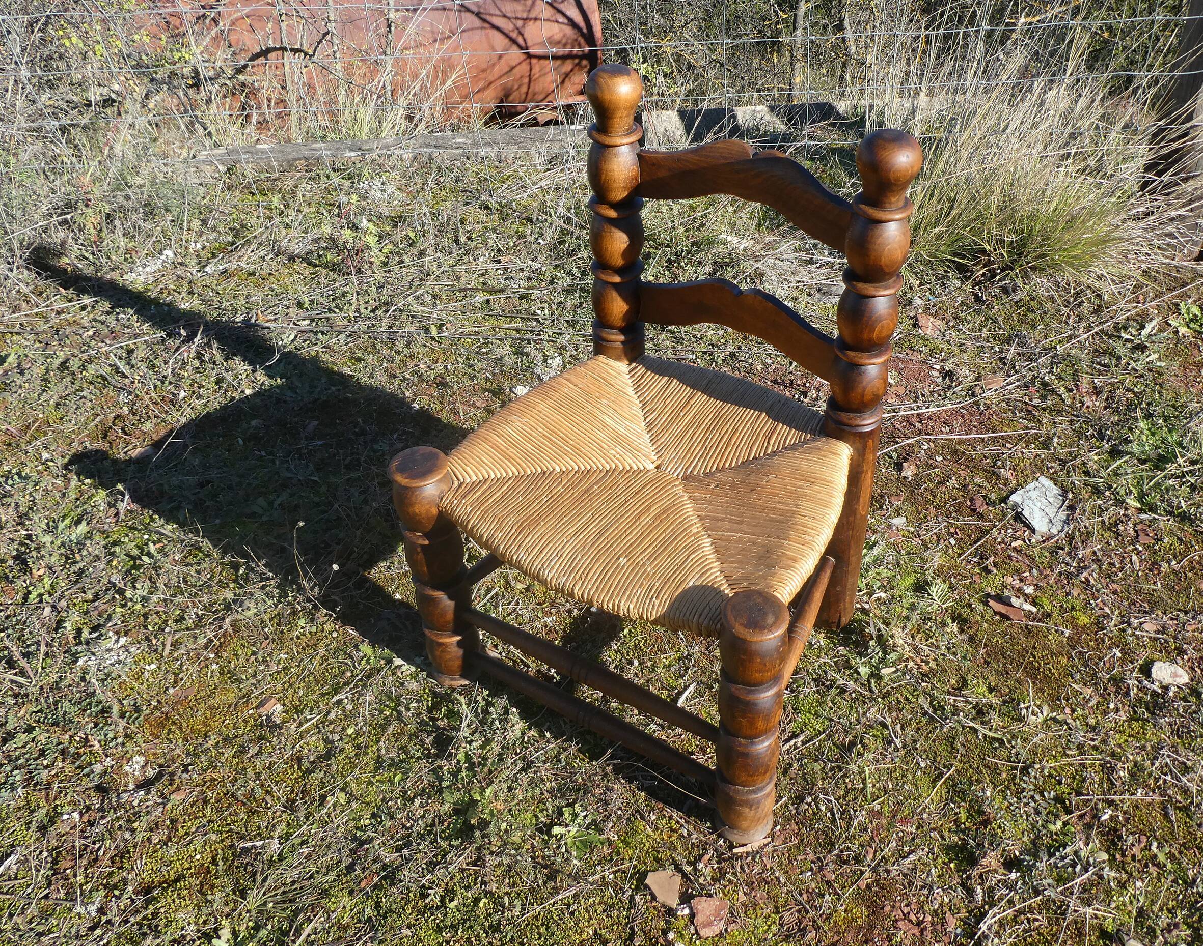 Mulched braided low chair