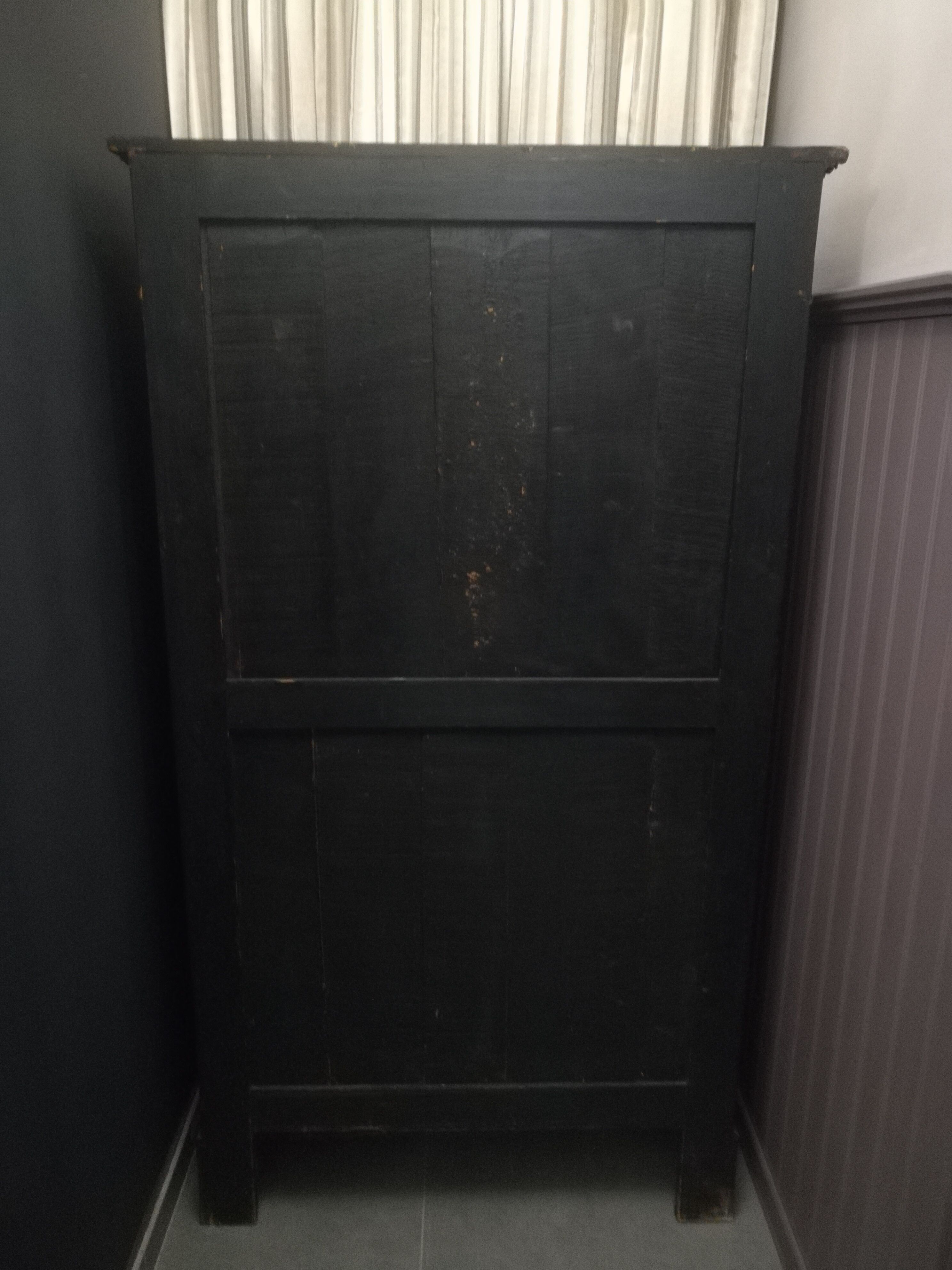 Napoleon III showcase lacquered black and gilded bronze