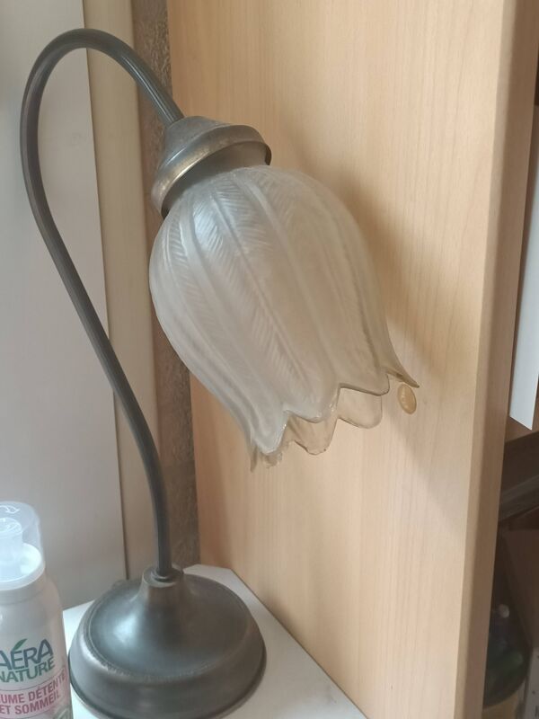 Lampe Art déco française en verre pressé signée See Delmas