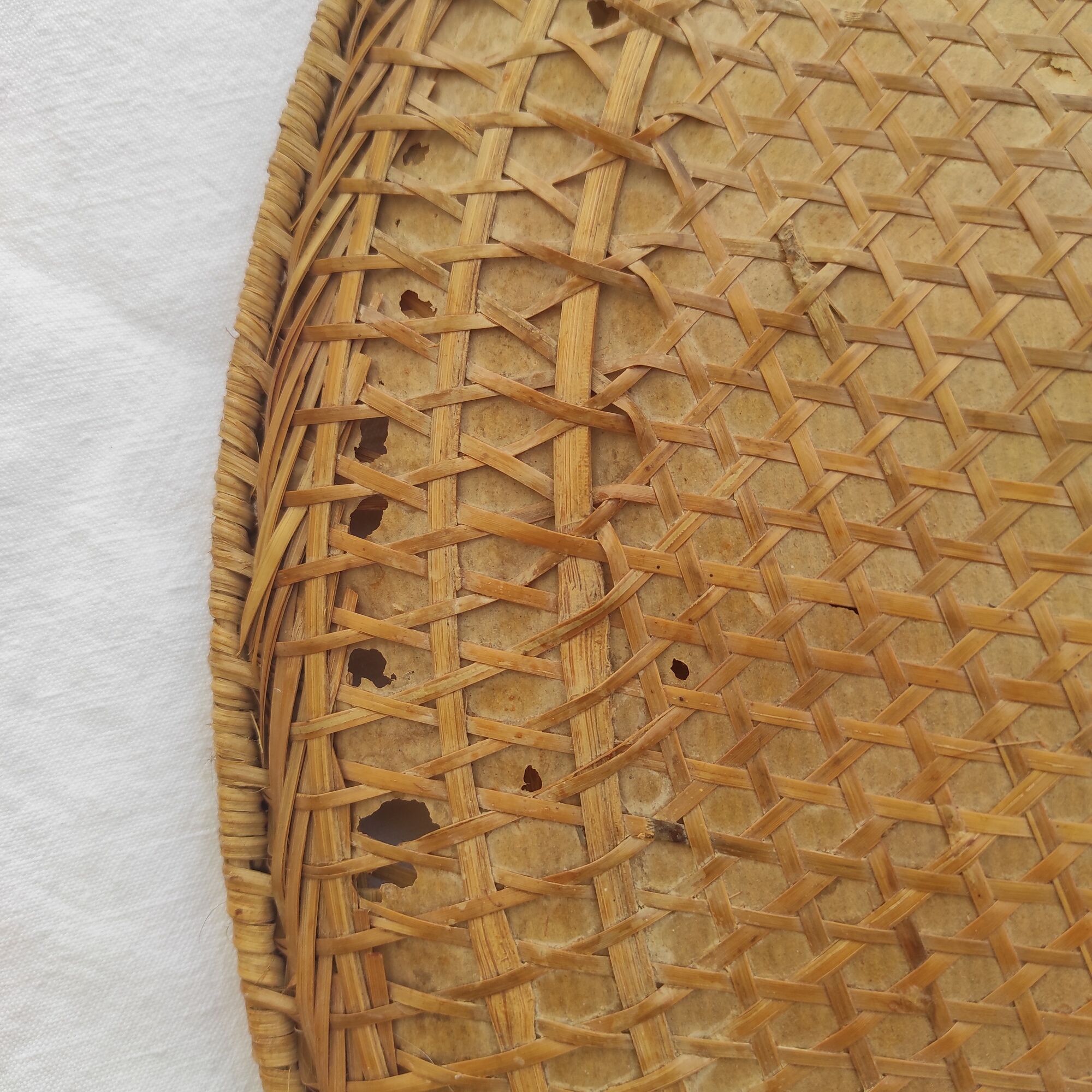 Asian Chinese hat in rattan wicker 60/70s with a diameter of 55 cm