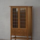 Danish oak display cabinet from the mid-century modern period with leaded glass, 1960s.