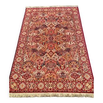 Mechanical Oriental carpet