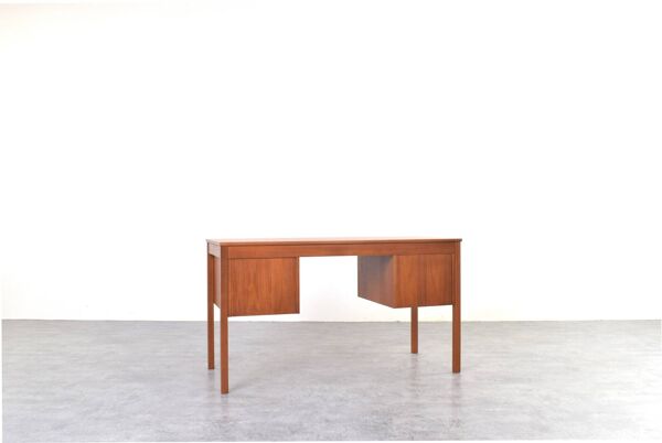 Bureau en teck danois des années 1960 de Domino Møbler.