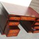 Bureau classique anglais socle en acajou avec cuir rouge